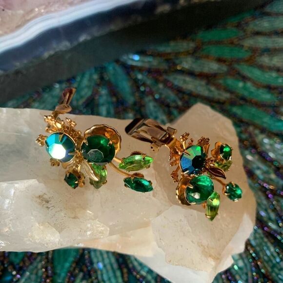Two tone Green Crystal Brooch/Earrings set, in Gold, ER Stamped - Picture 5 of 5
